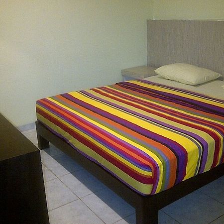 Holiday Beach Inn Pangandaran Exterior foto