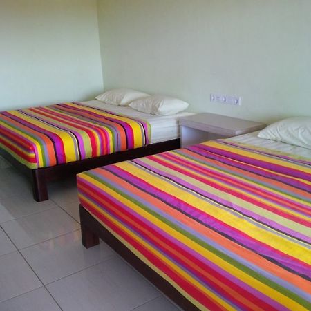 Holiday Beach Inn Pangandaran Exterior foto