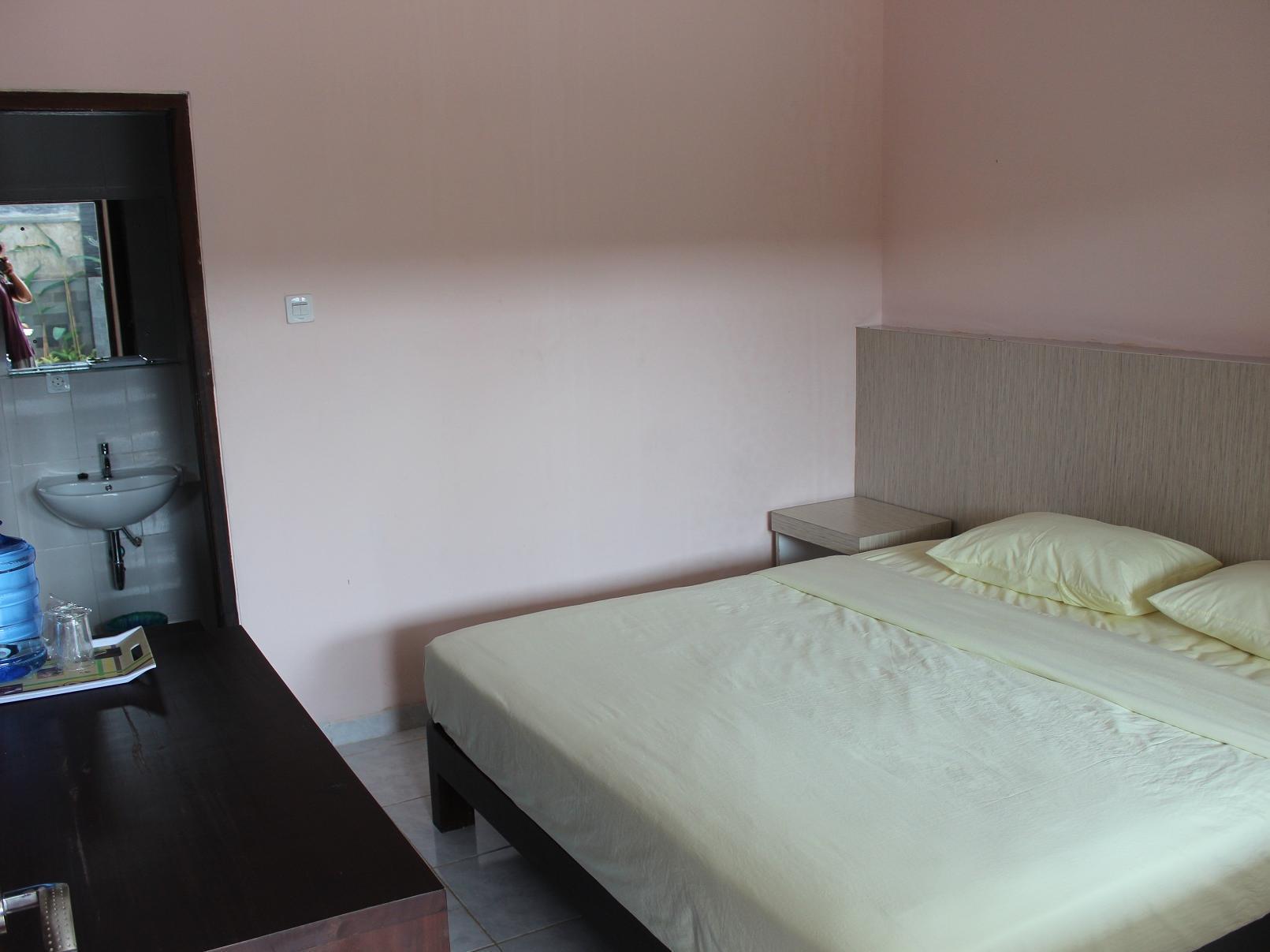 Holiday Beach Inn Pangandaran Exterior foto